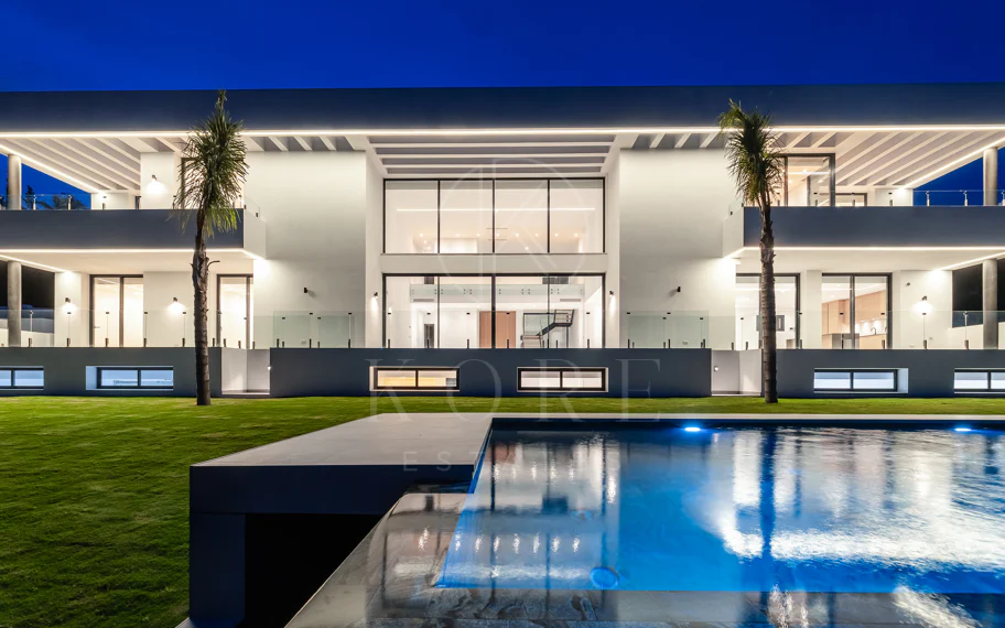Villa en venta en Paraiso Alto, Benahavis
