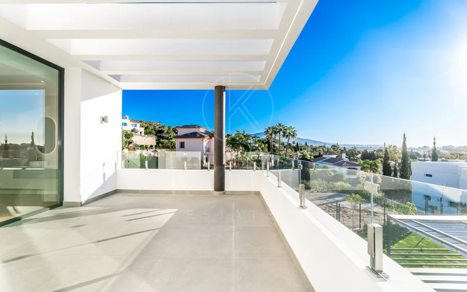 Villa en venta en Paraiso Alto, Benahavis