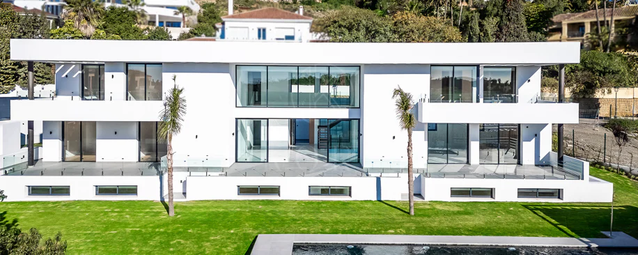 Villa for sale in Paraiso Alto, Benahavis