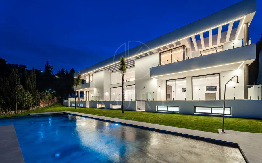 Villa en venta en Paraiso Alto, Benahavis