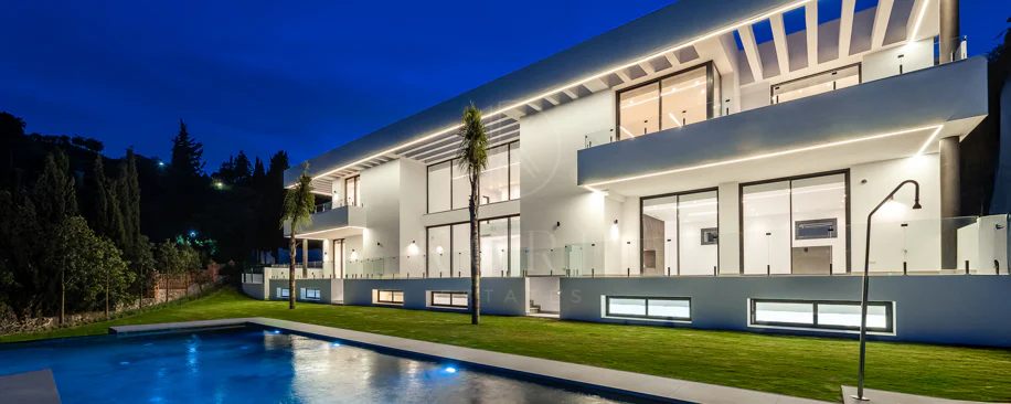 Villa for sale in Paraiso Alto, Benahavis