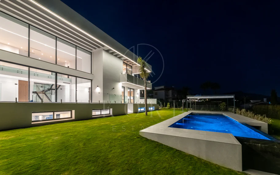Villa en venta en Paraiso Alto, Benahavis