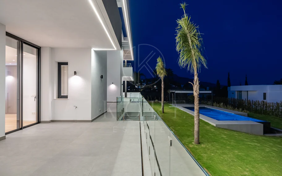 Villa en venta en Paraiso Alto, Benahavis
