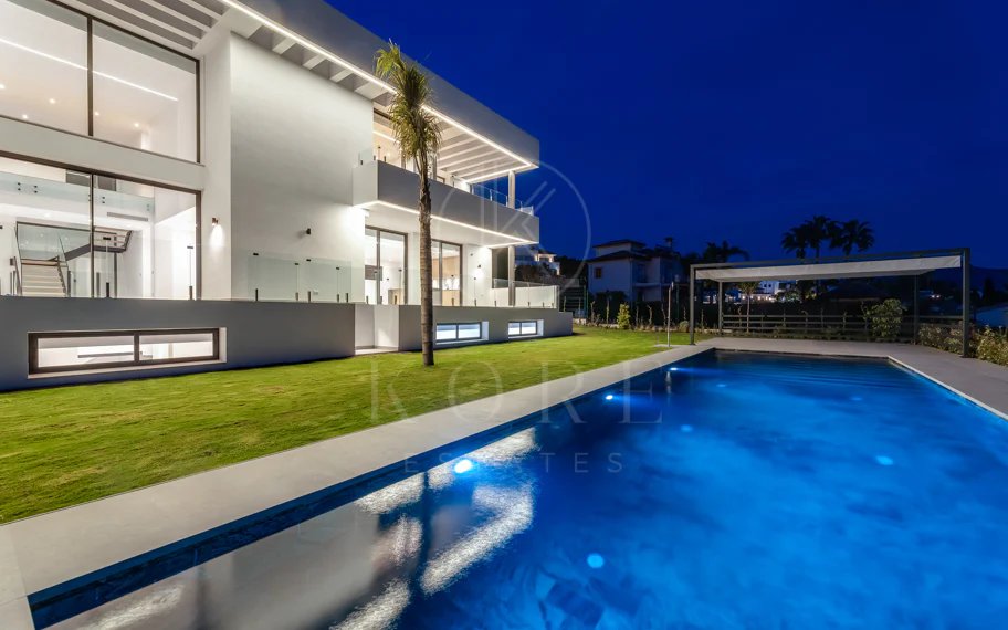 Villa en venta en Paraiso Alto, Benahavis