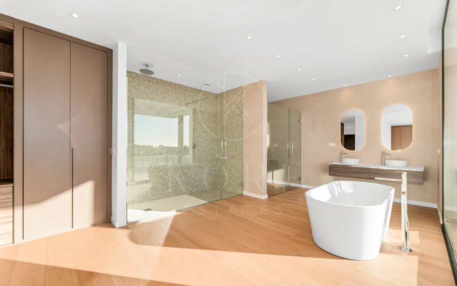 Villa en venta en Paraiso Alto, Benahavis