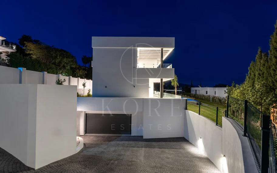 Villa en venta en Paraiso Alto, Benahavis