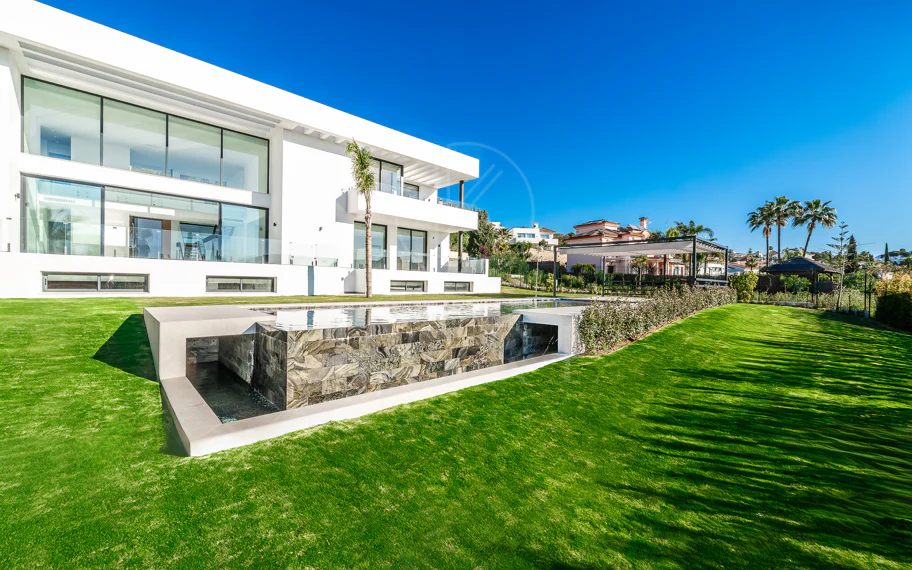 Villa en venta en Paraiso Alto, Benahavis