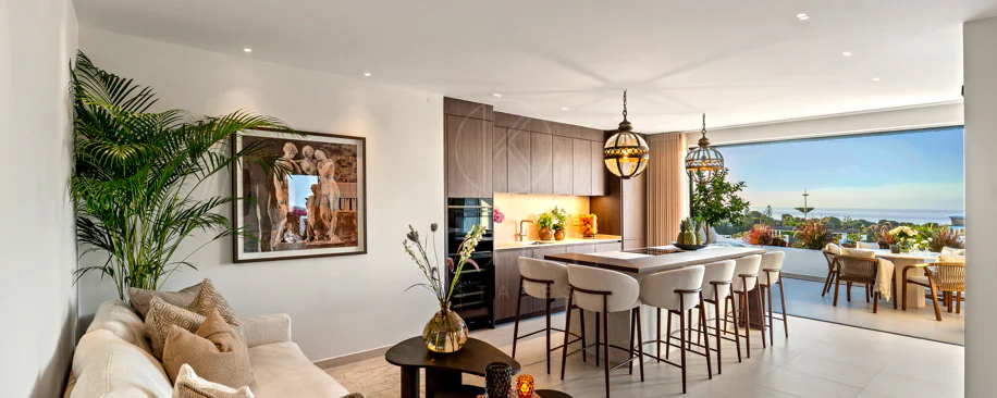 Renovated Luxury Apartment with Panoramic Sea Views on Marbella’s Golden Mile