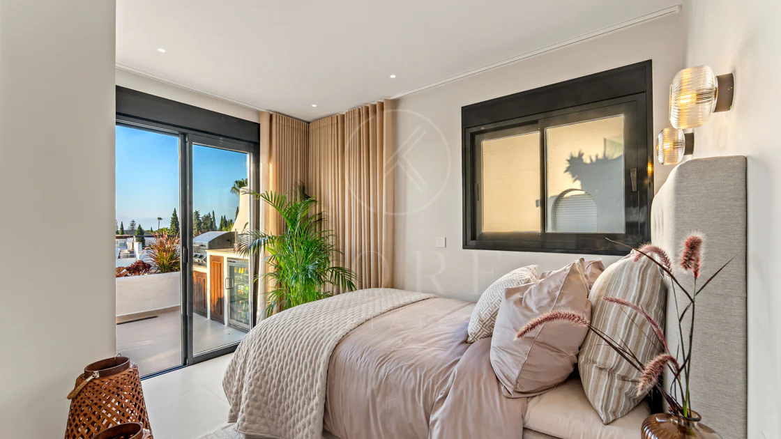 Renovated Luxury Apartment with Panoramic Sea Views on Marbella’s Golden Mile