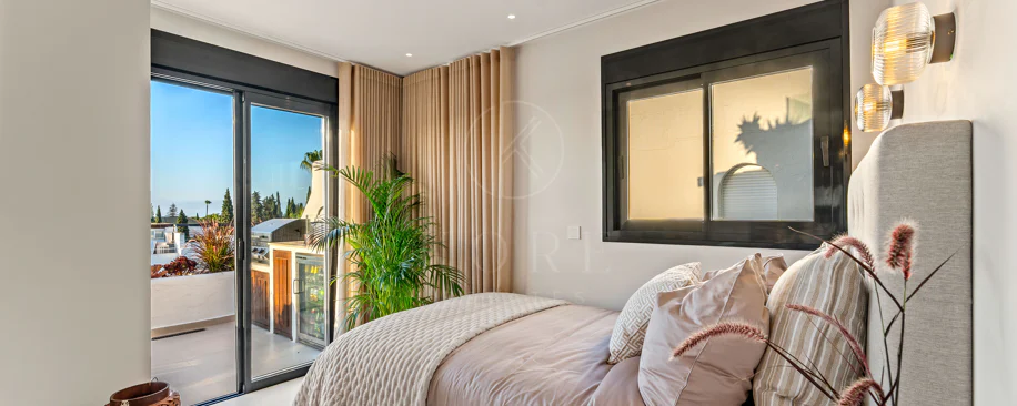 Renovated Luxury Apartment with Panoramic Sea Views on Marbella’s Golden Mile