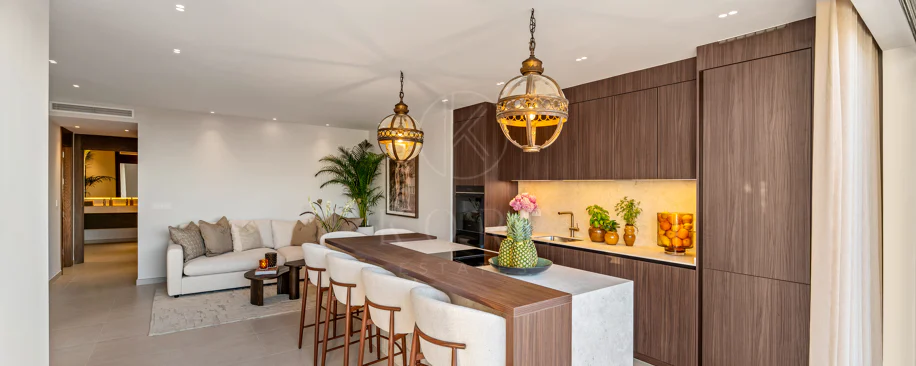 Renovated Luxury Apartment with Panoramic Sea Views on Marbella’s Golden Mile
