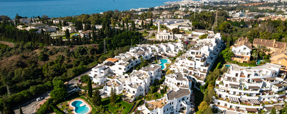 Renovated Luxury Apartment with Panoramic Sea Views on Marbella’s Golden Mile