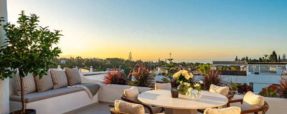Renovated Luxury Apartment with Panoramic Sea Views on Marbella’s Golden Mile