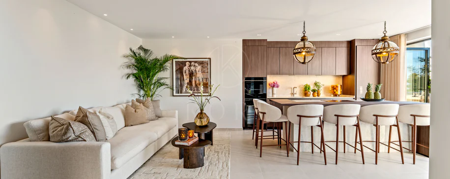 Renovated Luxury Apartment with Panoramic Sea Views on Marbella’s Golden Mile