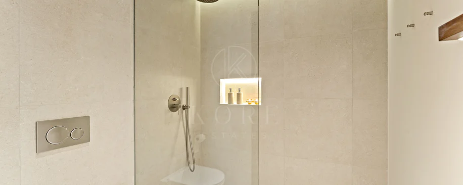 Renovated Luxury Apartment with Panoramic Sea Views on Marbella’s Golden Mile