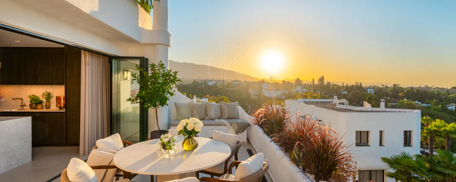 Renovated Luxury Apartment with Panoramic Sea Views on Marbella’s Golden Mile