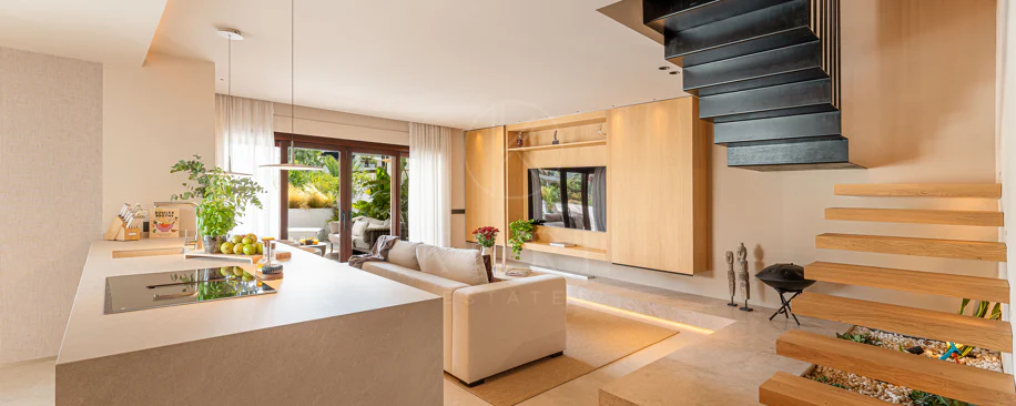 Renovated Luxury Duplex Penthouse on Marbella’s Golden Mile