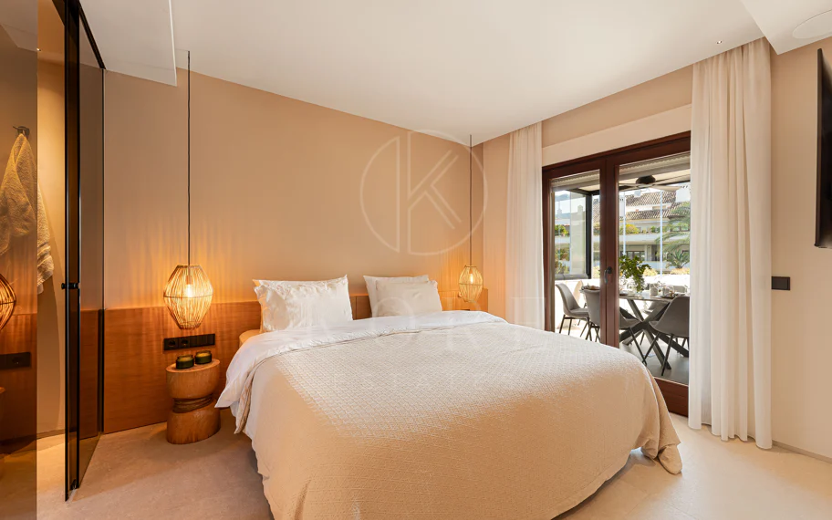 Ático Dúplex de Lujo Renovado en la Milla de Oro de Marbella