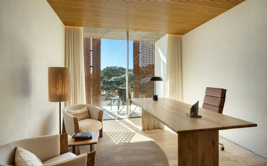 Villa Maestro con Vistas al Mar y Diseño Vanguardista en El Madroñal