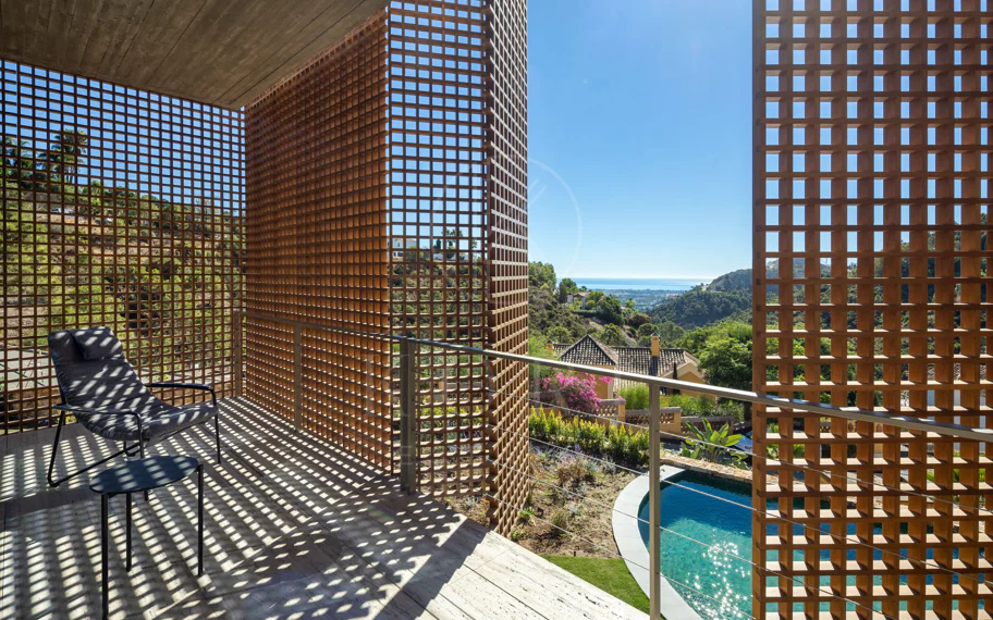 Villa Maestro con Vistas al Mar y Diseño Vanguardista en El Madroñal