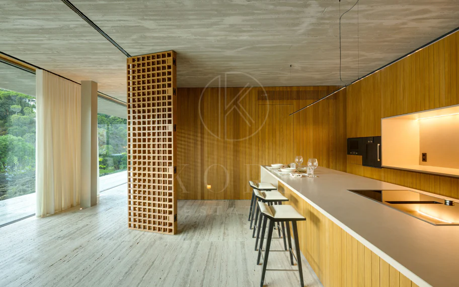 Villa Maestro con Vistas al Mar y Diseño Vanguardista en El Madroñal