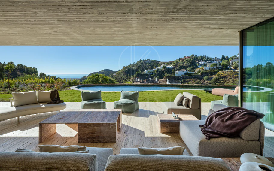 Villa Maestro con Vistas al Mar y Diseño Vanguardista en El Madroñal