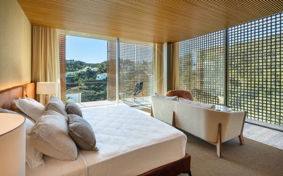 Villa Maestro con Vistas al Mar y Diseño Vanguardista en El Madroñal