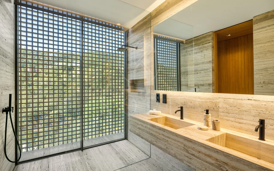 Villa Maestro con Vistas al Mar y Diseño Vanguardista en El Madroñal