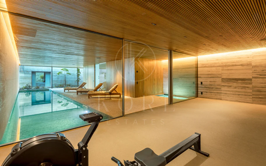 Villa Maestro con Vistas al Mar y Diseño Vanguardista en El Madroñal