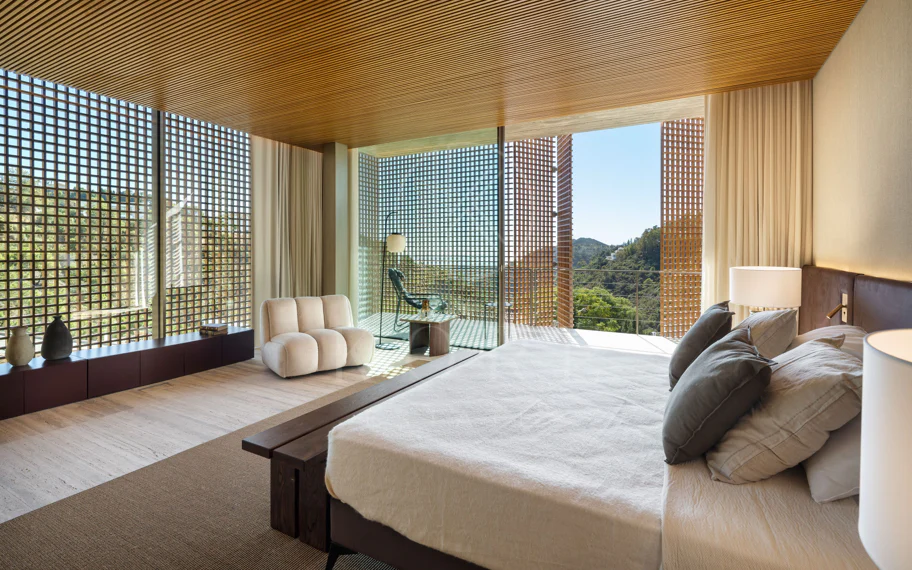 Villa Maestro con Vistas al Mar y Diseño Vanguardista en El Madroñal
