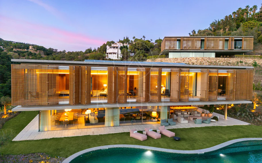 Villa Maestro con Vistas al Mar y Diseño Vanguardista en El Madroñal