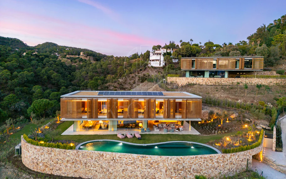 Villa Maestro con Vistas al Mar y Diseño Vanguardista en El Madroñal