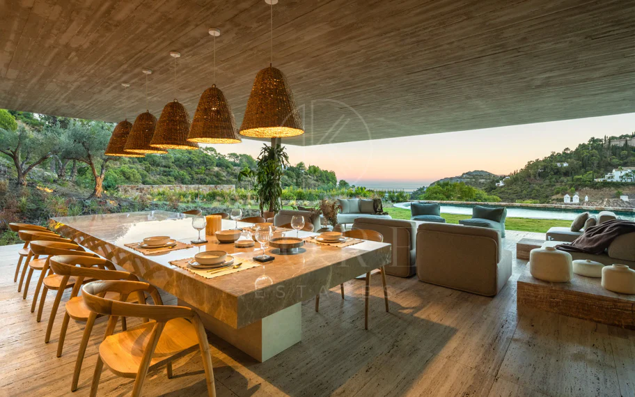 Villa Maestro con Vistas al Mar y Diseño Vanguardista en El Madroñal