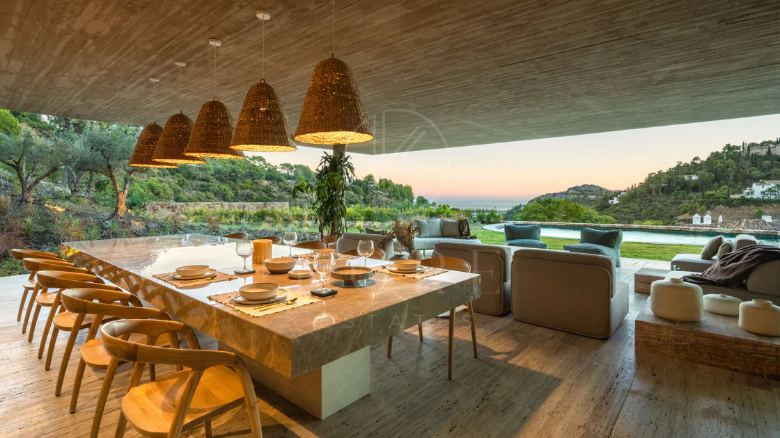Vila de excepție cu vedere la mare și design de avangardă în El Madroñal
