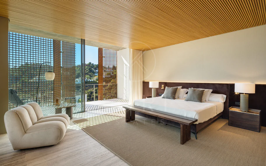 Villa Maestro con Vistas al Mar y Diseño Vanguardista en El Madroñal