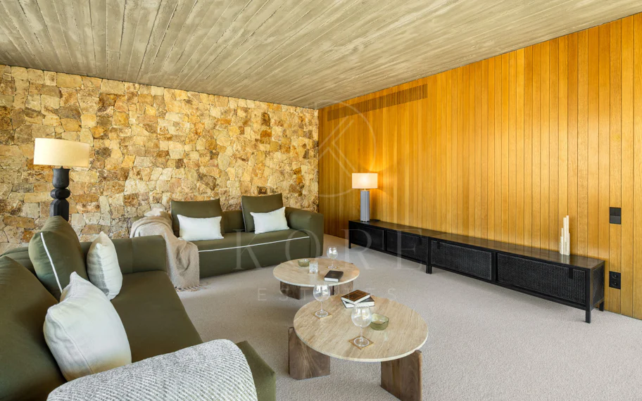 Villa Maestro con Vistas al Mar y Diseño Vanguardista en El Madroñal