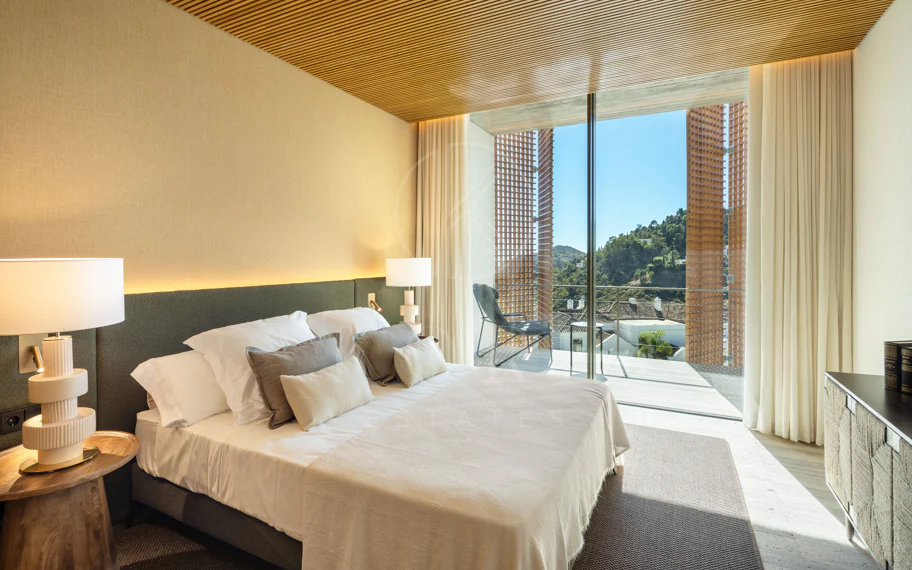 Villa Maestro con Vistas al Mar y Diseño Vanguardista en El Madroñal