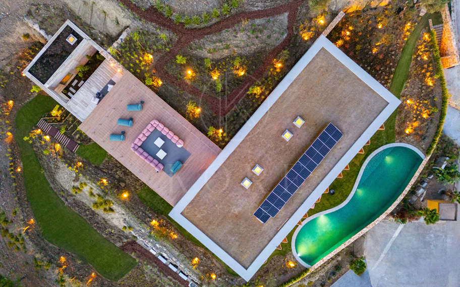 Villa Maestro con Vistas al Mar y Diseño Vanguardista en El Madroñal