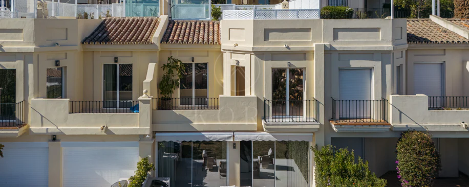 Casă înșiruită renovată cu vedere la mare în La Quinta