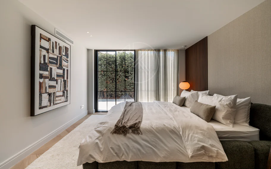 Ubicado en el corazón de Nueva Andalucía, Auriga 13 es una villa recientemente renovada que ofrece una mezcla de confort y estilo