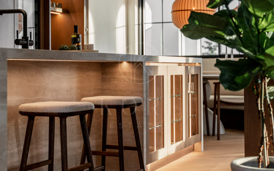 Ubicado en el corazón de Nueva Andalucía, Auriga 13 es una villa recientemente renovada que ofrece una mezcla de confort y estilo