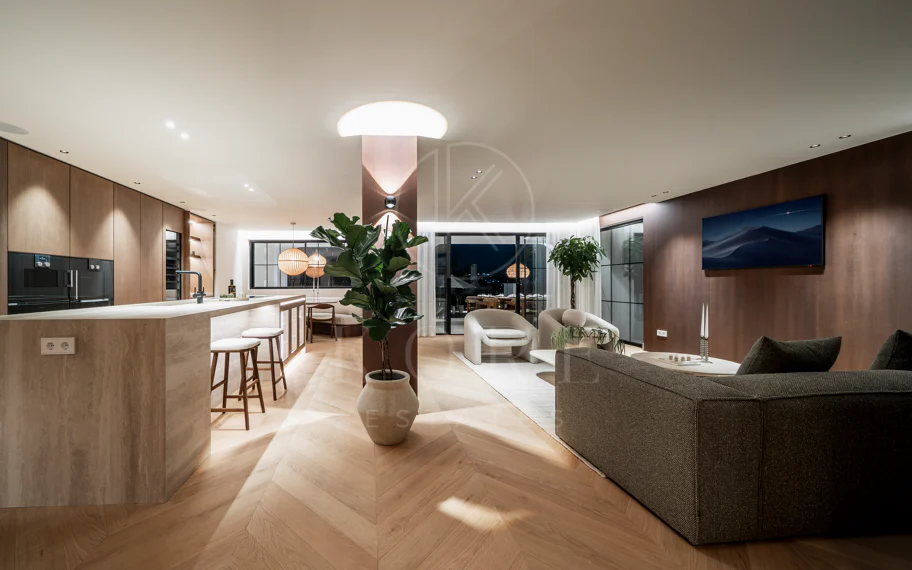 Ubicado en el corazón de Nueva Andalucía, Auriga 13 es una villa recientemente renovada que ofrece una mezcla de confort y estilo