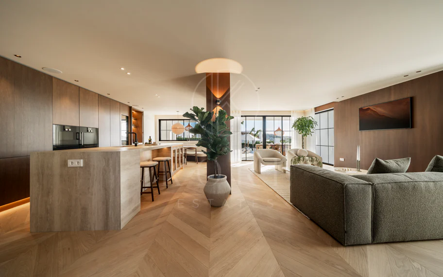 Ubicado en el corazón de Nueva Andalucía, Auriga 13 es una villa recientemente renovada que ofrece una mezcla de confort y estilo