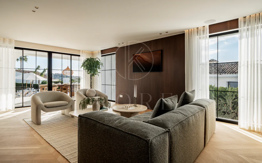 Ubicado en el corazón de Nueva Andalucía, Auriga 13 es una villa recientemente renovada que ofrece una mezcla de confort y estilo