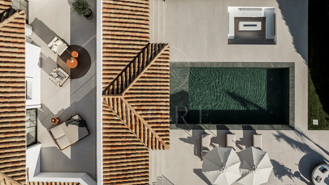 Nestled in the heart of Nueva Andalucía, Auriga 13 is a newly renovated villa offering a blend of comfort and style