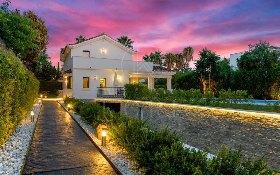 Villa Cisne - Elegante villa recién renovada en la exclusiva Nueva Andalucía