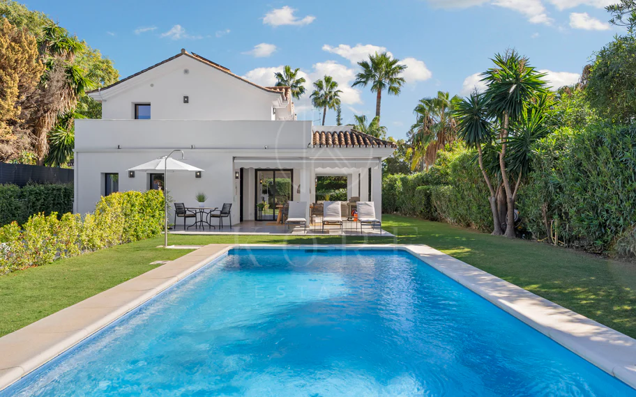 Villa Cisne - Elegante villa recién renovada en la exclusiva Nueva Andalucía