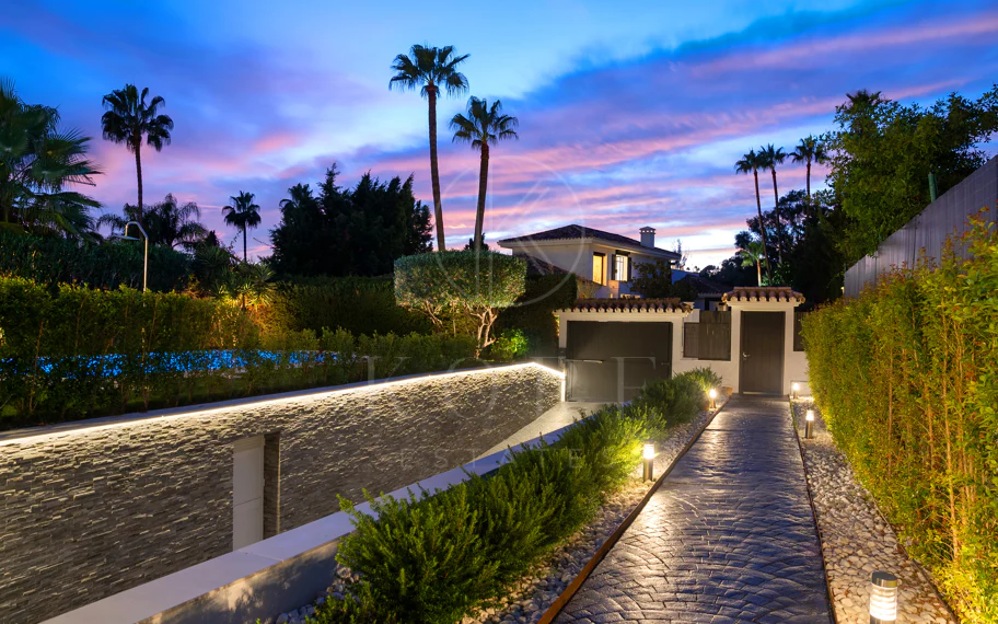Villa Cisne - Elegante villa recién renovada en la exclusiva Nueva Andalucía