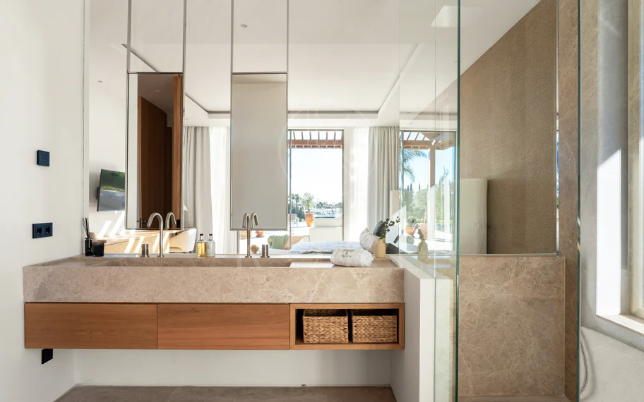 Villa Olivia - Villa en primera línea de golf en Nueva Andalucía