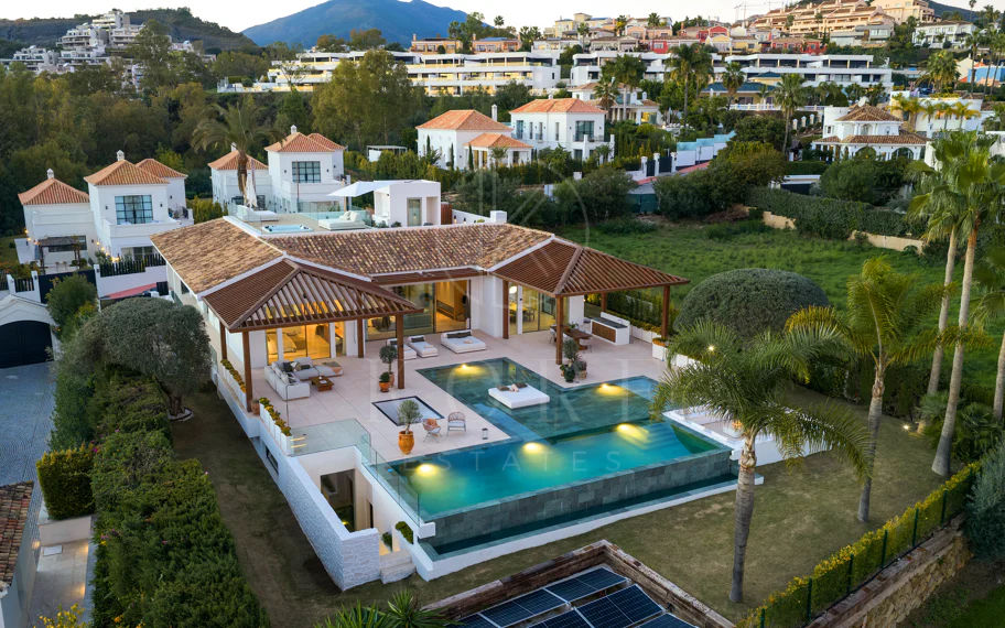 Villa Olivia - Villa en primera línea de golf en Nueva Andalucía